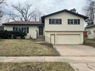 HUD Home — 2013 S Hawthorne Av, Sioux Falls, SD 57105 — photo 1