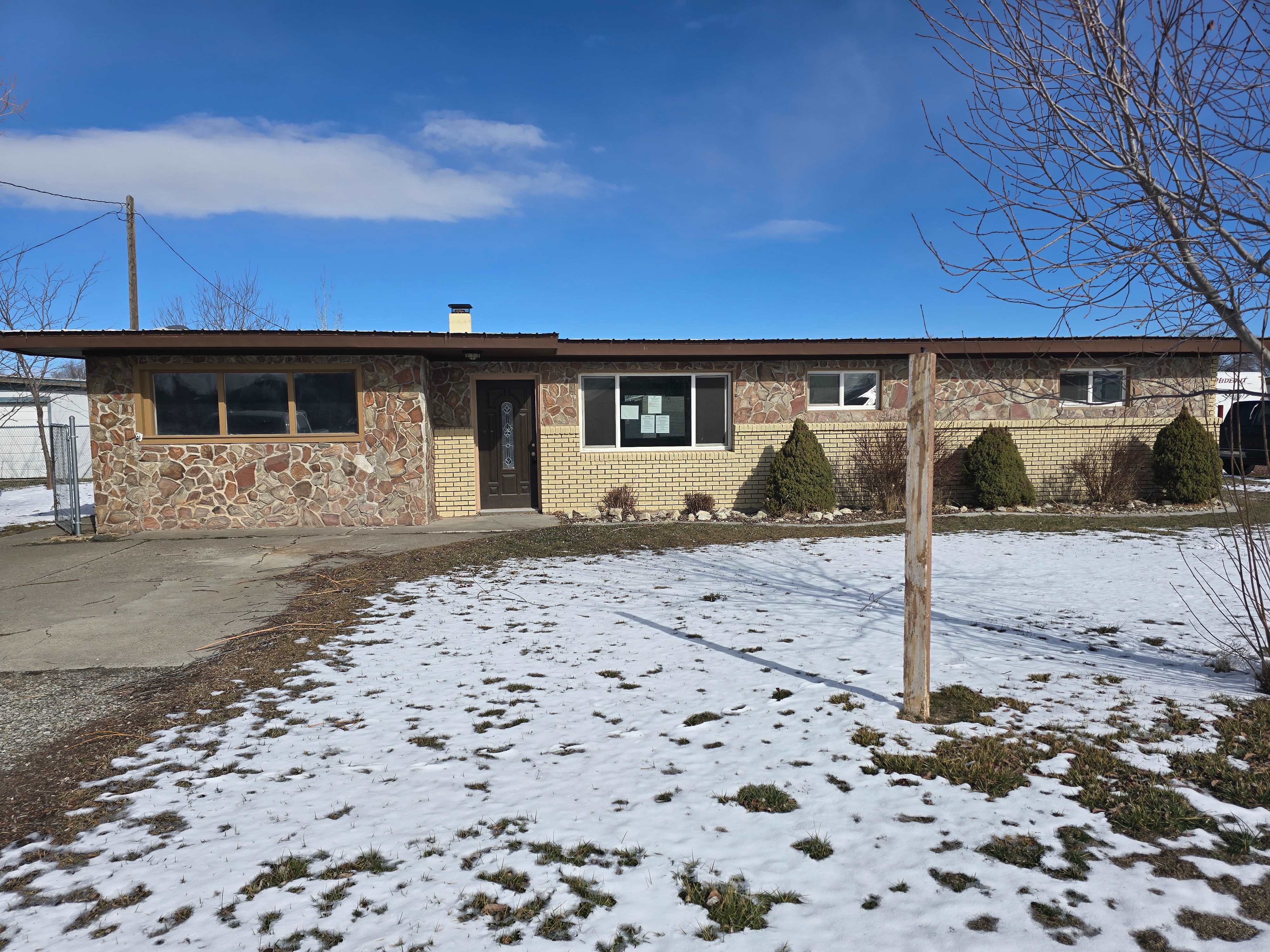 HUD Home — 14 E 100 S, Rupert, ID 83350 - photo 1