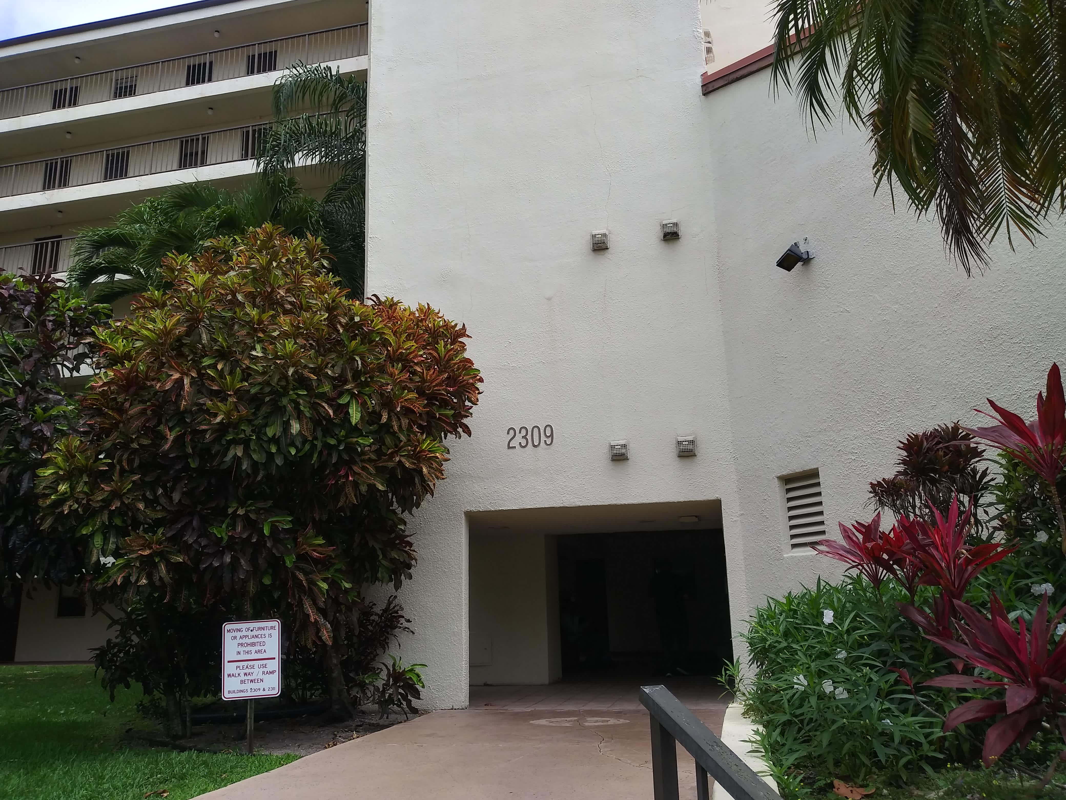 HUD Home — 2309 S Cypress Bend Dr Apt 714, Pompano Beach, FL 33069 — photo 1