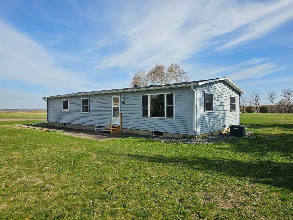 HUD Home — 200 Prairie Ave, Darfur, MN 56022 — photo 1