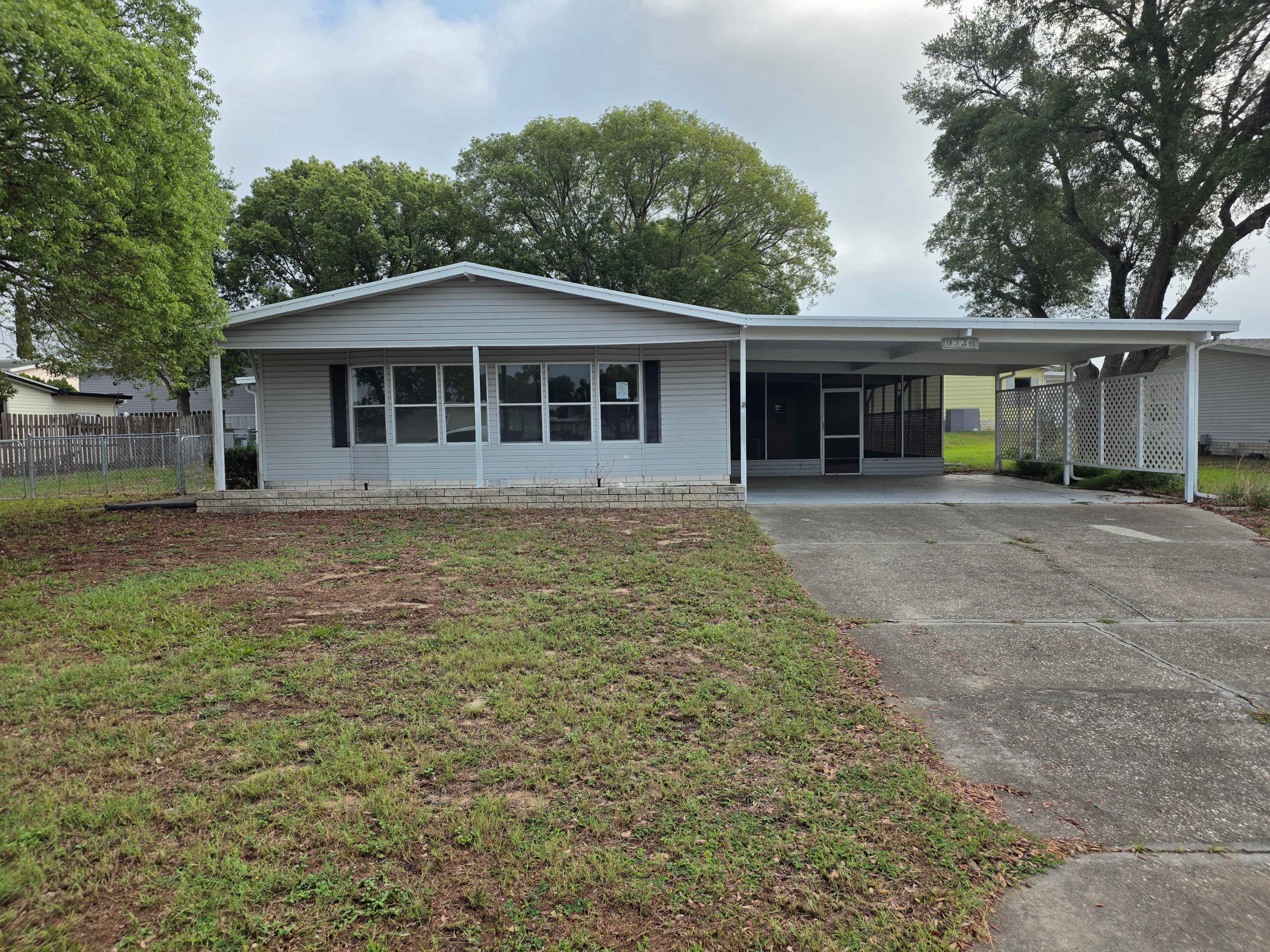 HUD Home — 9236 Denmarsh Dr, Brooksville, FL 34613 — photo 1