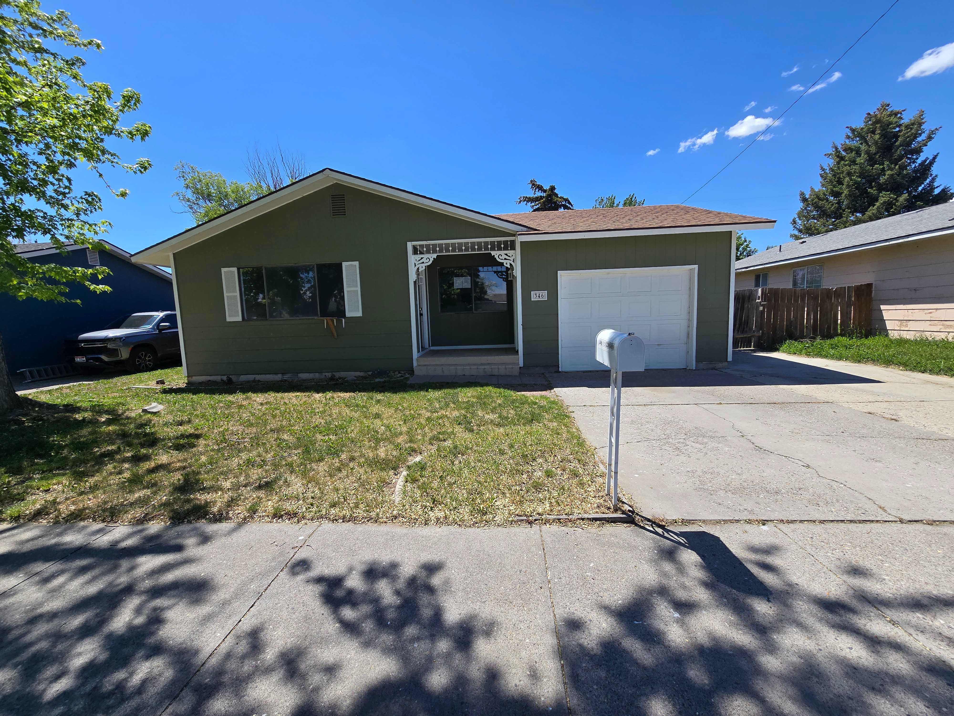 HUD Home — 346 N Conant Ave, Burley, ID 83318 - photo 1