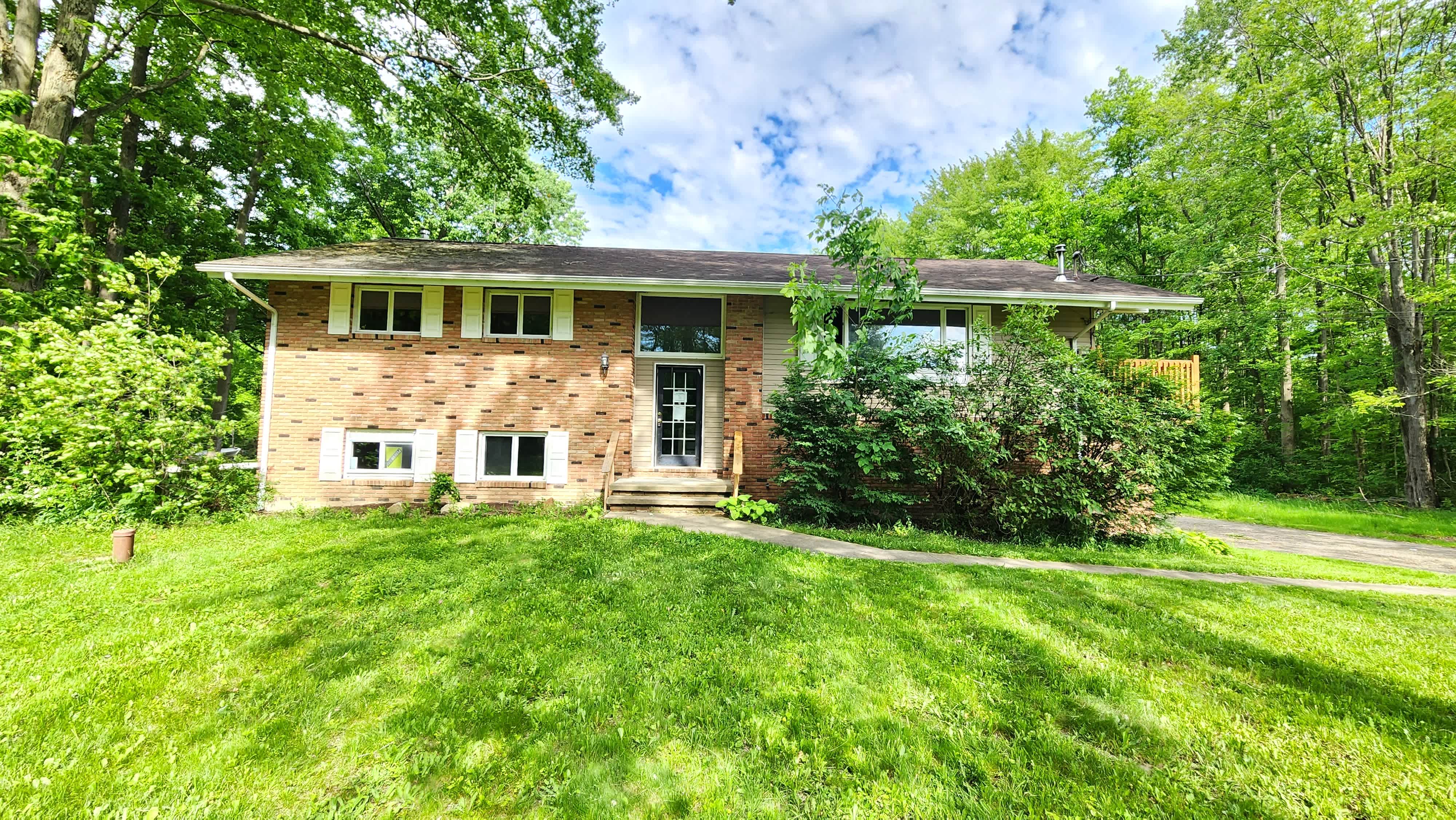 HUD Home — 17866 Leggett Rd, Montville, OH 44064 - photo 1