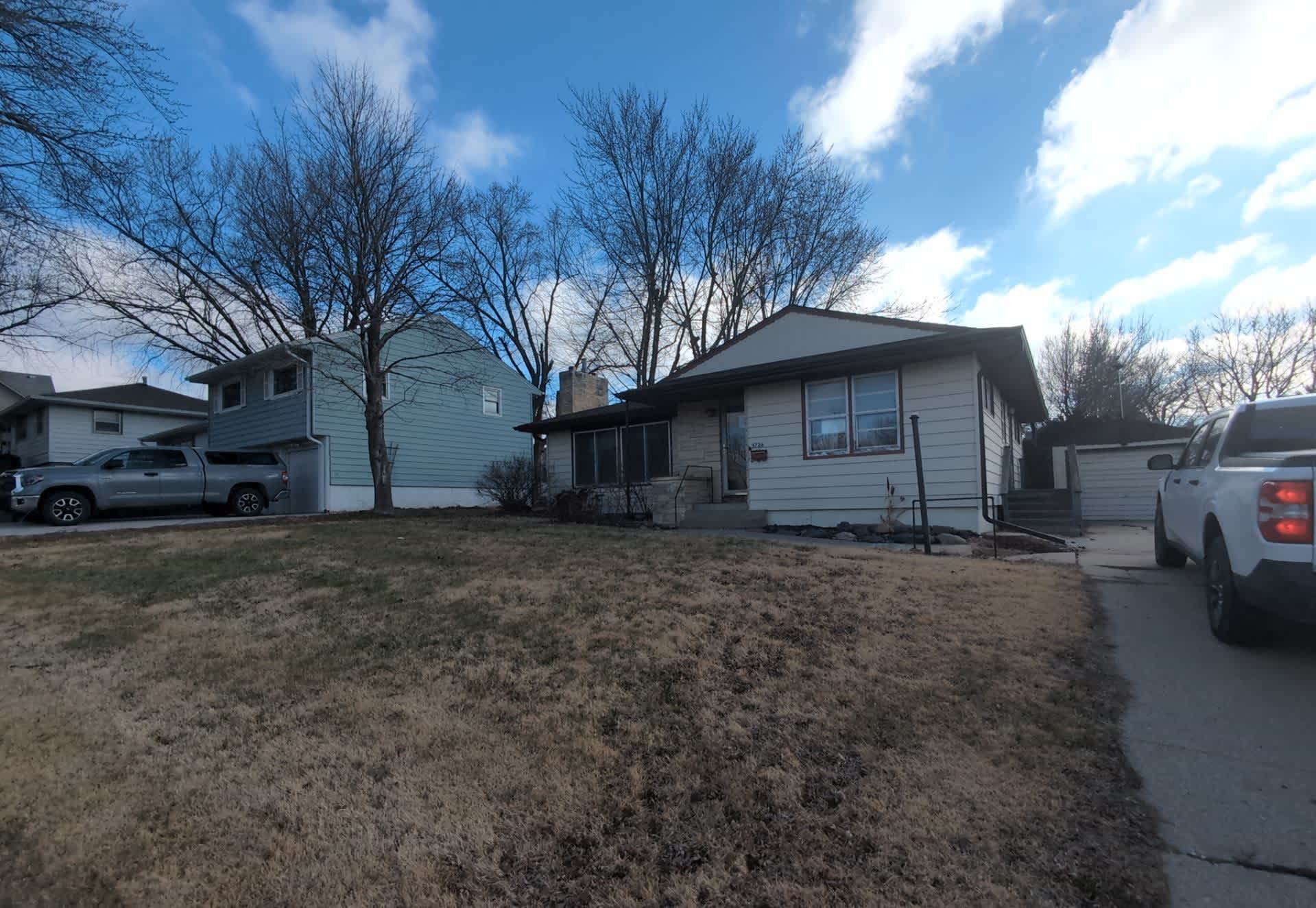 HUD Home — 1726 Salinger Ave, Carroll, IA 51401 — photo 1