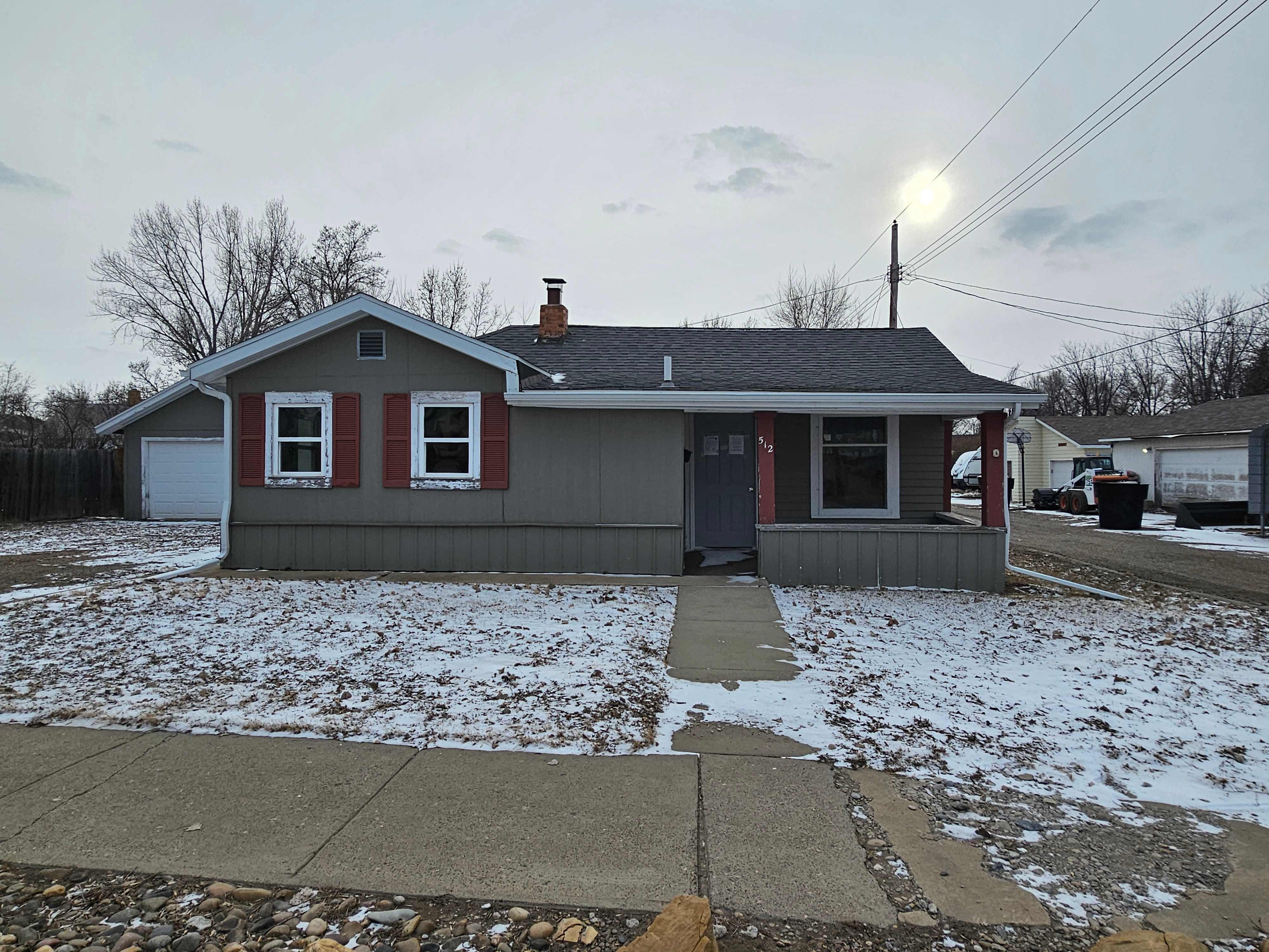HUD Home — 512 E Barry St, Glendive, MT 59330 — photo 1