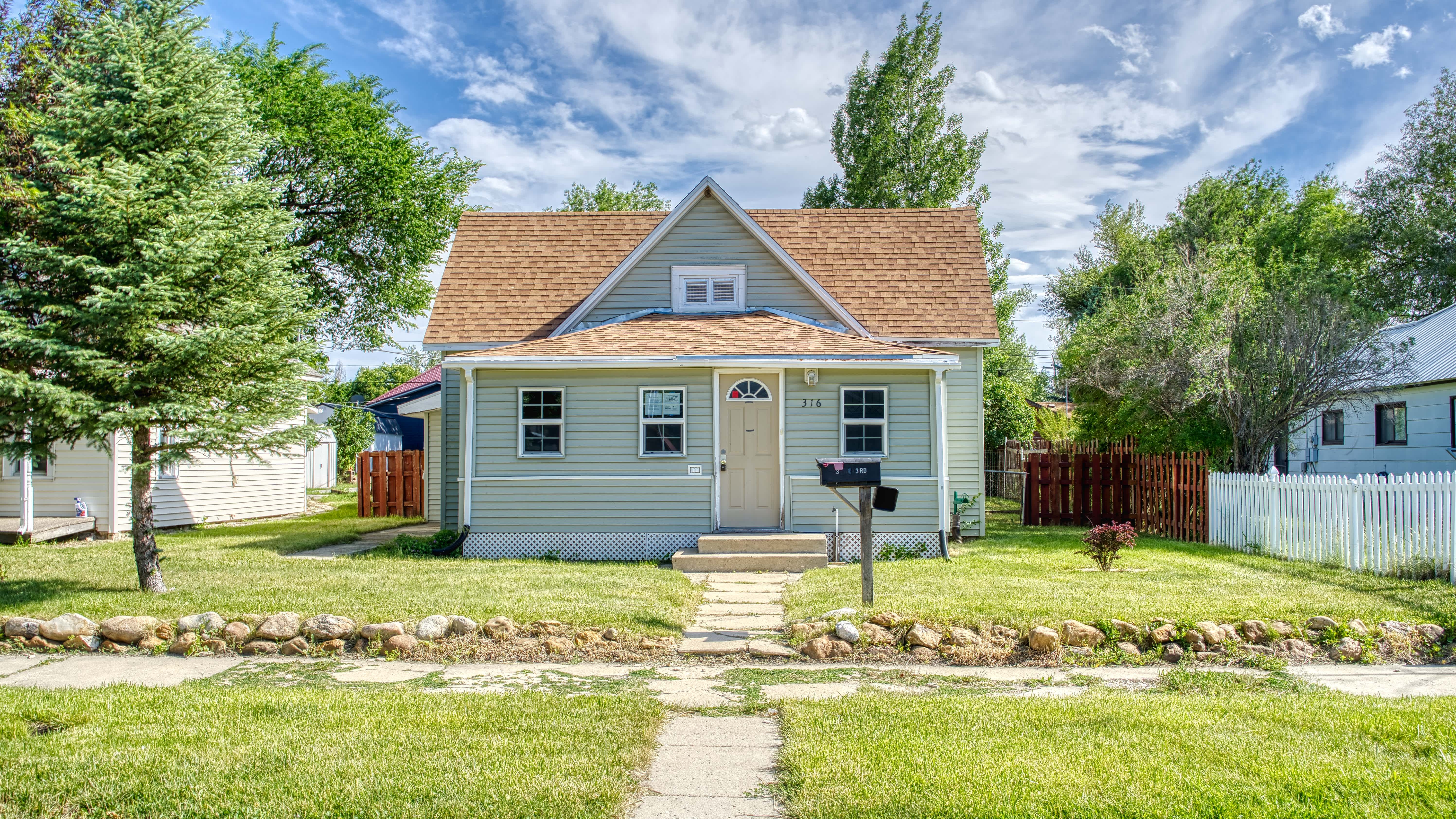 HUD Home — 316 E 3rd St, Sheridan, WY 82801 - photo 1