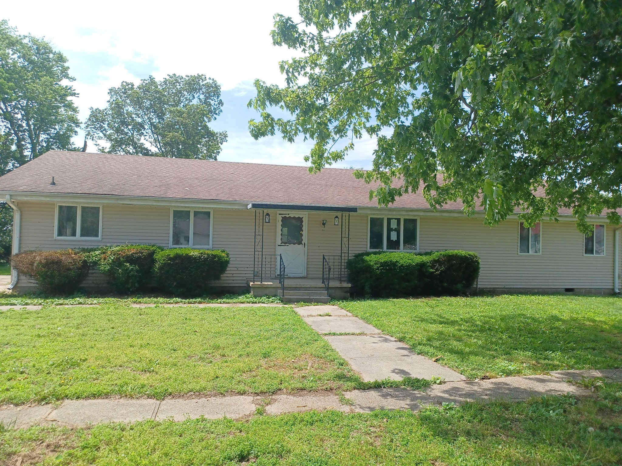 HUD Home — 215 N 3rd St, Johnsonville, IL 62850 — photo 1