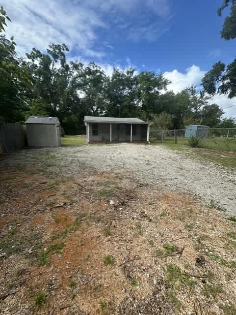 HUD Home — 115 E Hicks St, Palatka, FL 32177 - photo 1