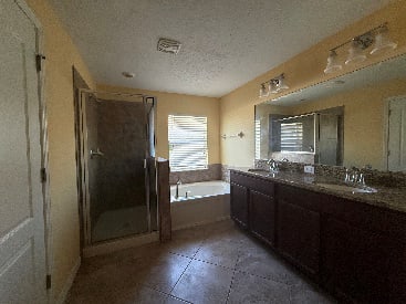 HUD Home — 2370 Dovesong Trace, Ruskin, FL 33570 - photo 5