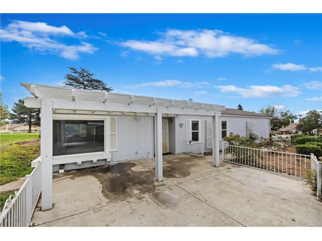 HUD Home — 40944 Lincoln Pl, Cherry Valley, CA 92223 - photo 2