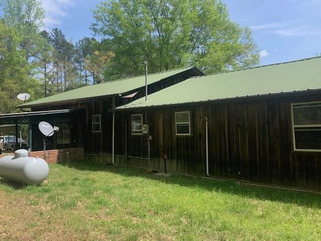 HUD Home — 1685 Blue Creek Rd, Vina, AL 35593 - photo 2