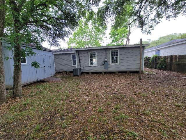 HUD Home — 6614 Park Ave, Texas City, TX 77591 - photo 2