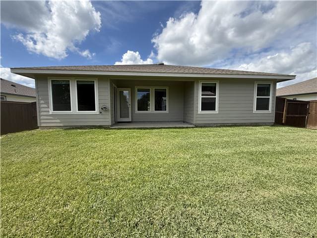 HUD Home — 345 Silver Bridge, Bridge City, TX 77611 - photo 2