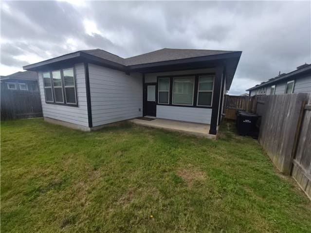 HUD Home — 109 Drifter Ln, Jarrell, TX 76537 - photo 2