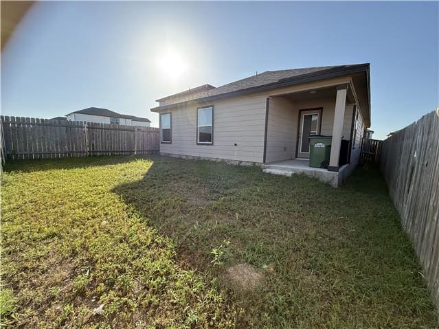 HUD Home — 204 Lucky Texan Rd, Jarrell, TX 76537 - photo 2