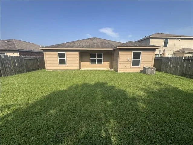 HUD Home — 20411 Red Canyon Cr, Humble, TX 77338 - photo 2