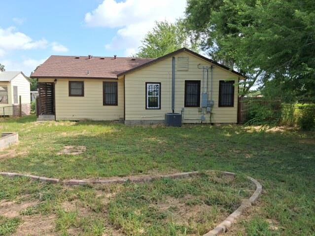 HUD Home — 4405 S Cornelia Cir, Corpus Christi, TX 78408 - photo 2