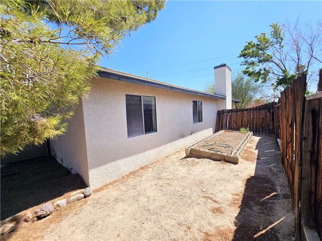HUD Home — 433 N Inyo St, Ridgecrest, CA 93555 - photo 2