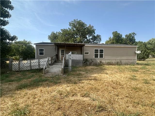 HUD Home — 202 E I Ave, Milburn, OK 73450 - photo 2