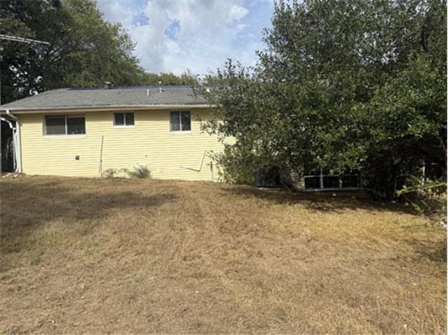 HUD Home — 106 Post Oak, Hilltop Lakes, TX 77871 - photo 2