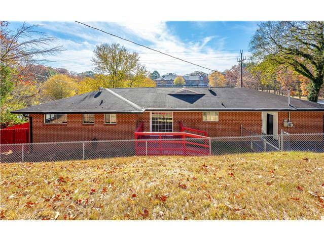 HUD Home — 841 Ashland Ter, Chattanooga, TN 37415 - photo 2