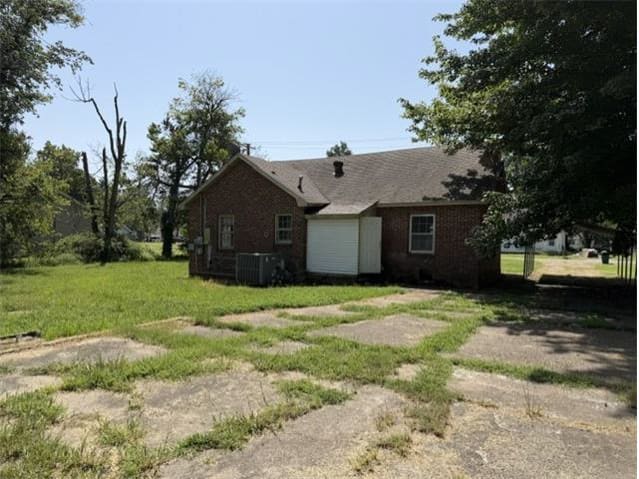 HUD Home — 306 West 4th St, Portageville, MO 63873 - photo 2