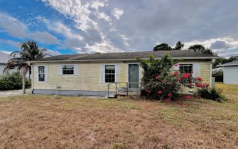 HUD Home — 3007 52nd St W, Lehigh Acres, FL 33971 — photo 1