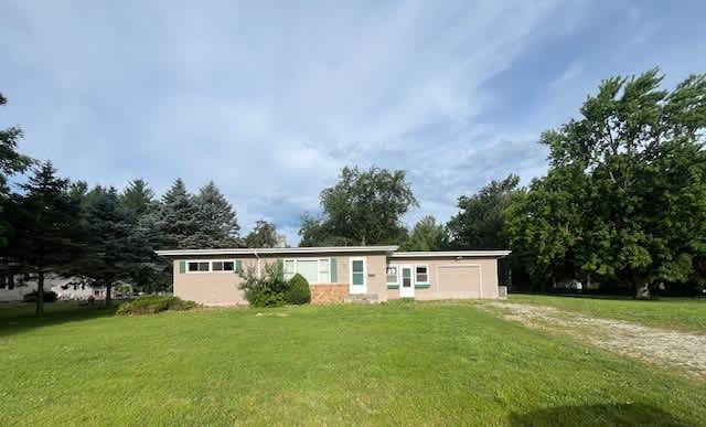 HUD Home — 41 Sadowski Ct, Decatur, IL 62521 - photo 1