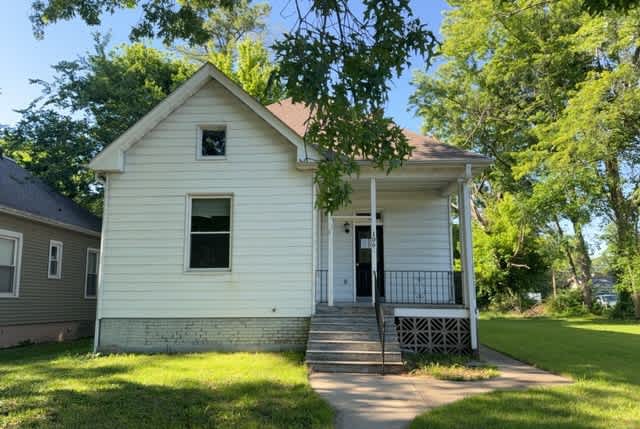 HUD Home — 106 Hazel Ave, Belleville, IL 62223 - photo 1