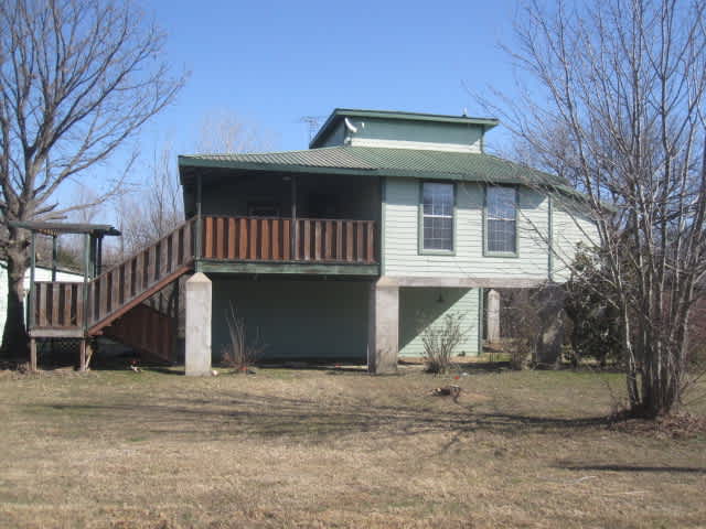 HUD Home — 2150 Harris St, Gainesville, TX 76240 — photo 1
