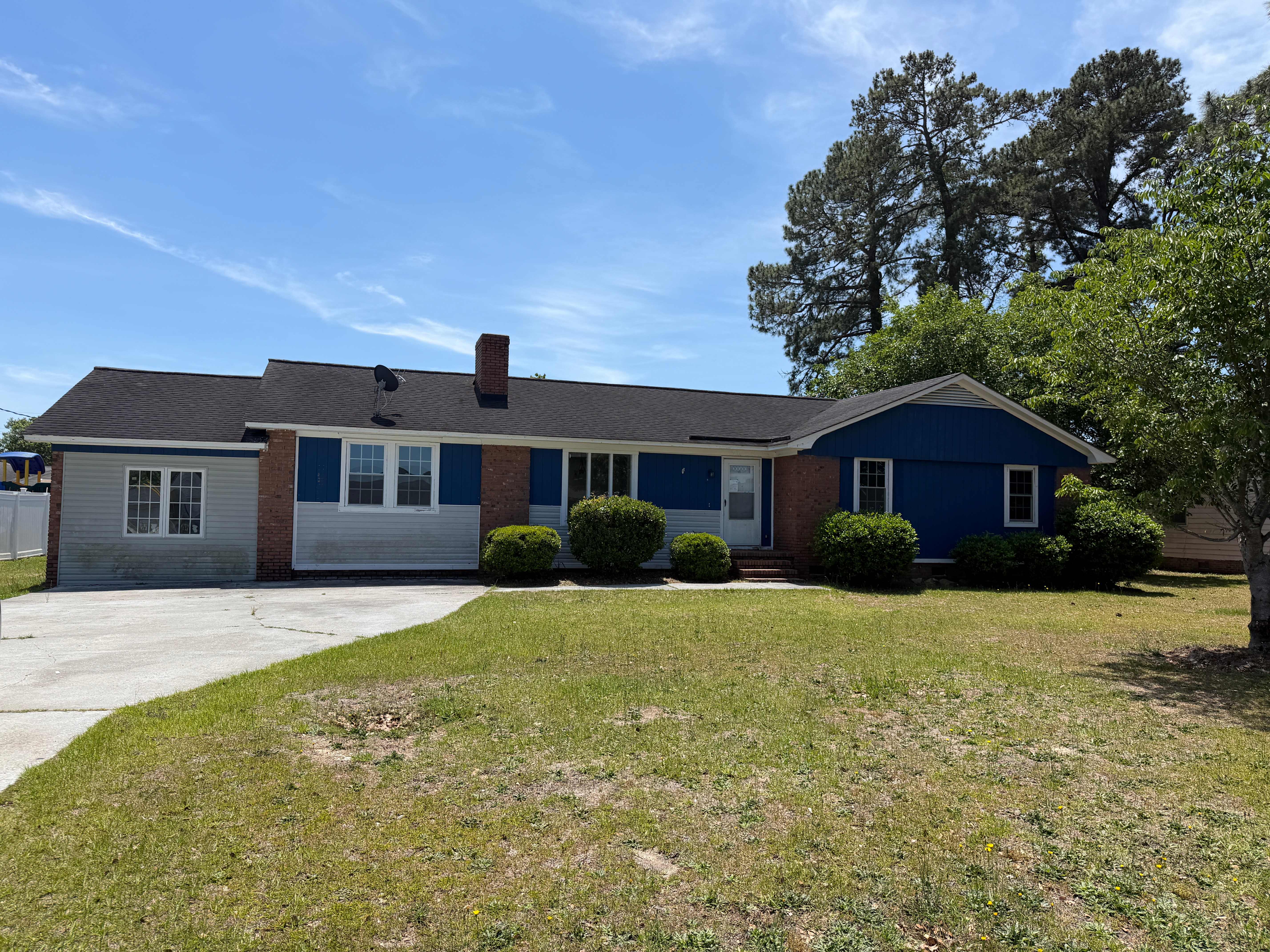 HUD Home — 304 E Suena Dr, Florence, SC 29505 — photo 1