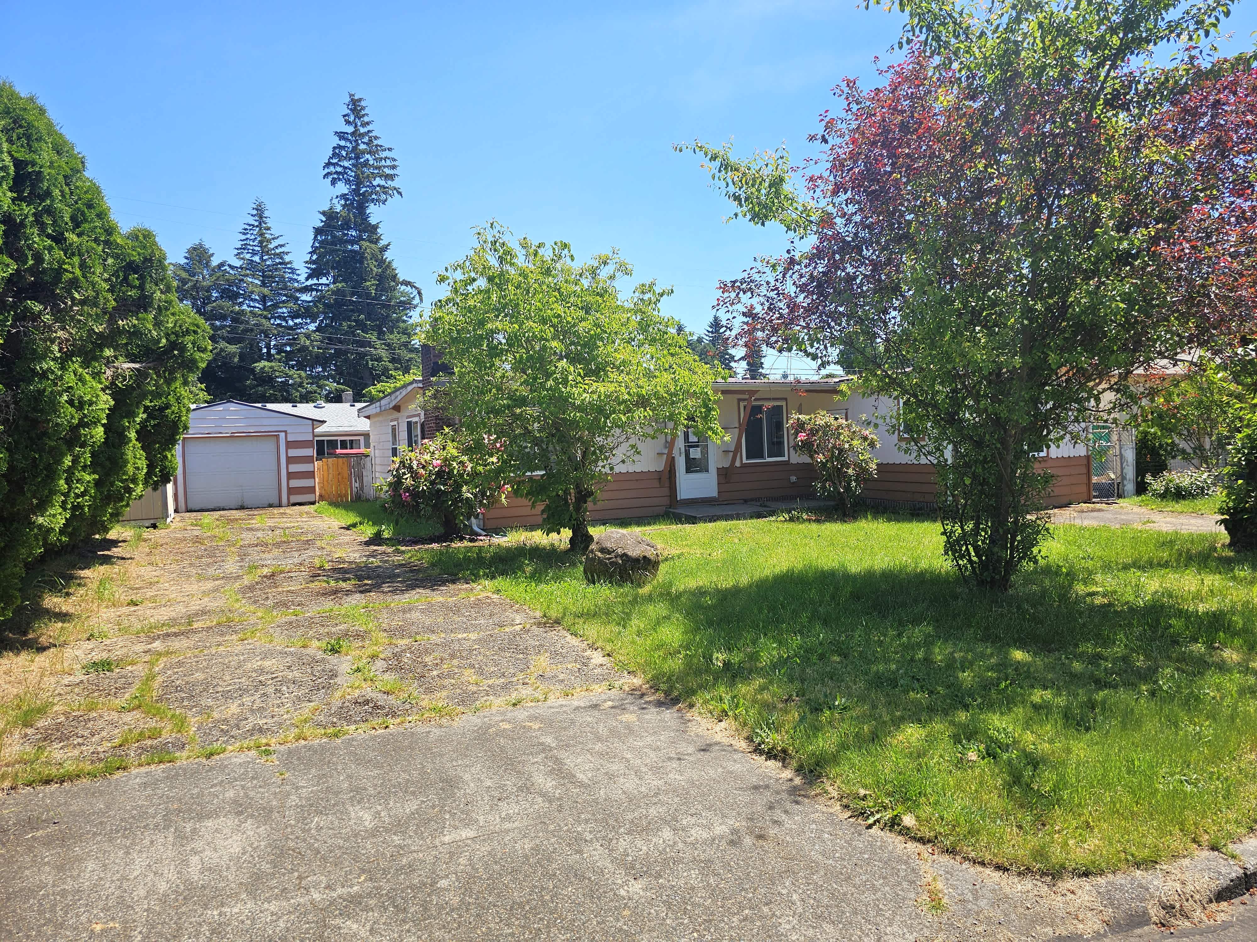 HUD Home — 748 Se 112th Avenue, Portland, OR 97216 — photo 1