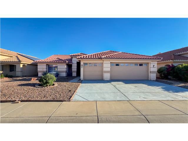HUD Home — 3925 W Charter Oak, Phoenix, AZ 85029 — photo 1