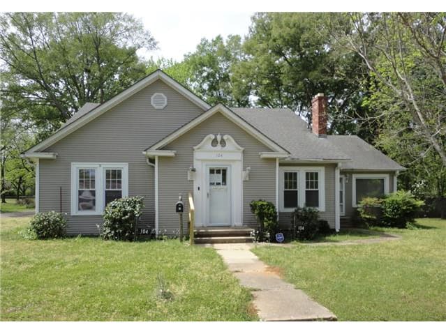 HUD Home — 104 S Gannaway St, Warren, AR 71671 — photo 1