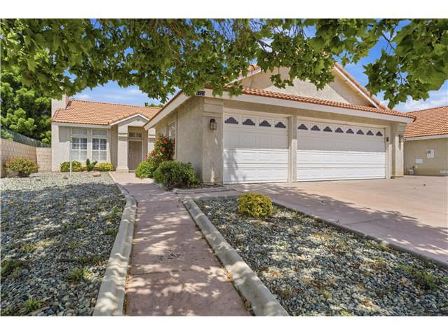 HUD Home — 3723 W Avenue J4, Lancaster, CA 93536 — photo 1