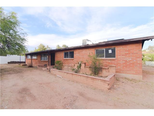 HUD Home — 1176 N Royal Road, Nogales, AZ 85621 — photo 1