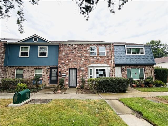HUD Home — 4032 Oak Villa Cir, Carmichael, CA 95608 — photo 1