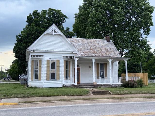 HUD Home — 401 Cumberland St, Cowan, TN 37318 - photo 1