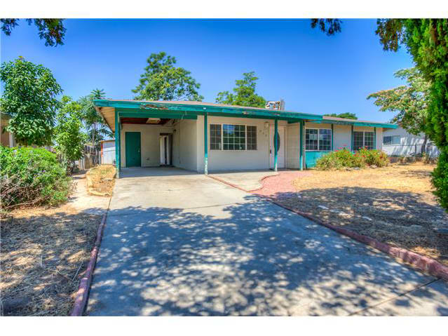 HUD Home — 230 Sterling Rd, Bakersfield, CA 93307 - photo 1