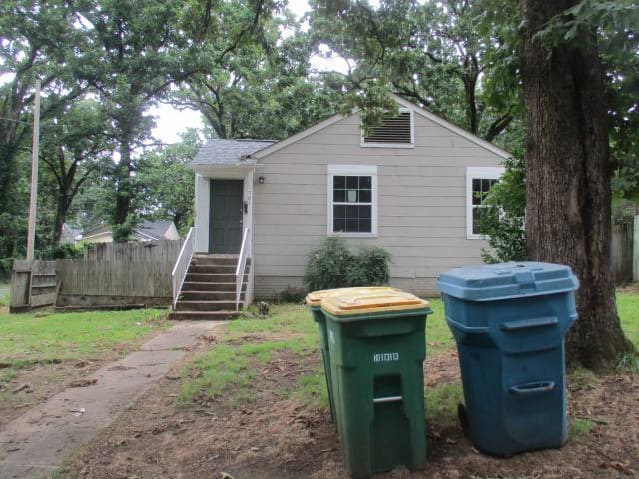 HUD Home — 1701 S Pierce St, Little Rock, AR 72204 - photo 1
