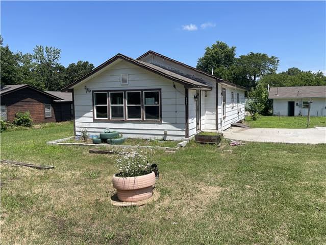 HUD Home — 6801 W 78th St, Tulsa, OK 74131 - photo 1