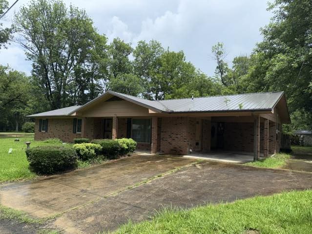 HUD Home — 96 Hill St, West Point, MS 39773 - photo 1