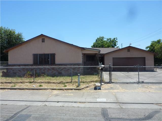 HUD Home — 1420 Michael Ave, Stockton, CA 95206 - photo 1