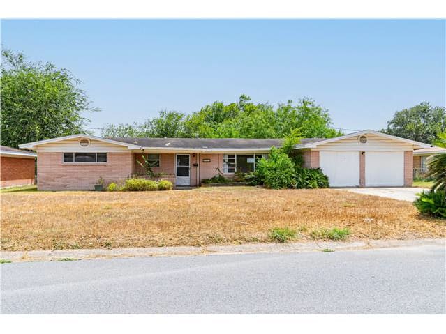 HUD Home — 1209 W Esperanza Ave, Mcallen, TX 78501 - photo 1