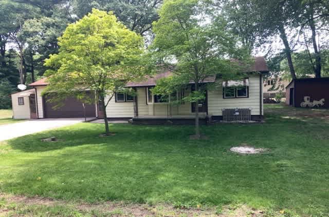 HUD Home — 1566 Aurora St, Dixon, IL 61021 - photo 1