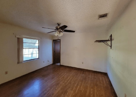 HUD Home — 1618 Givens Ct NW, Palm Bay, FL 32907 - photo 4