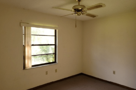 HUD Home — 1618 Givens Ct NW, Palm Bay, FL 32907 - photo 5