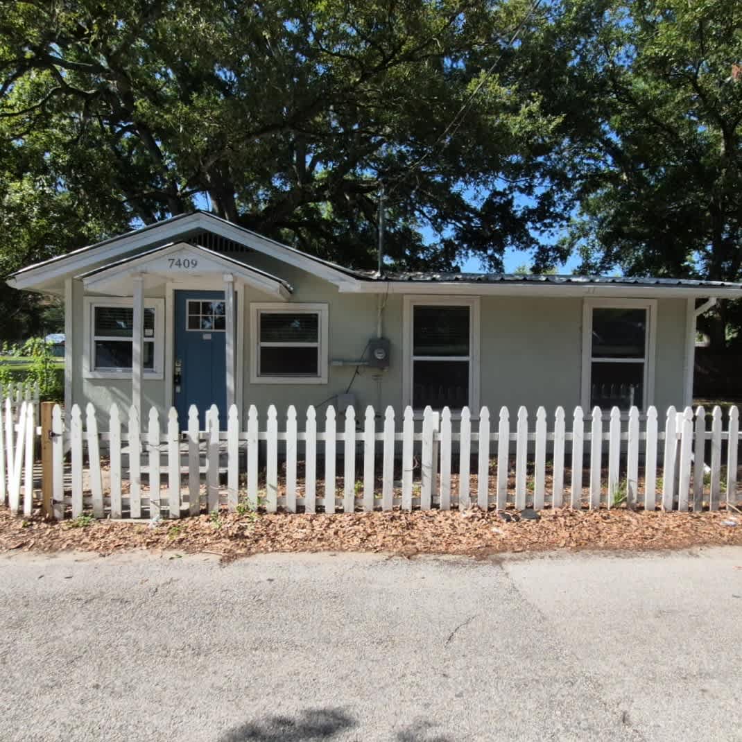 HUD Home — 7409 Rhode Island Dr, Tampa, FL 33619 - photo 1
