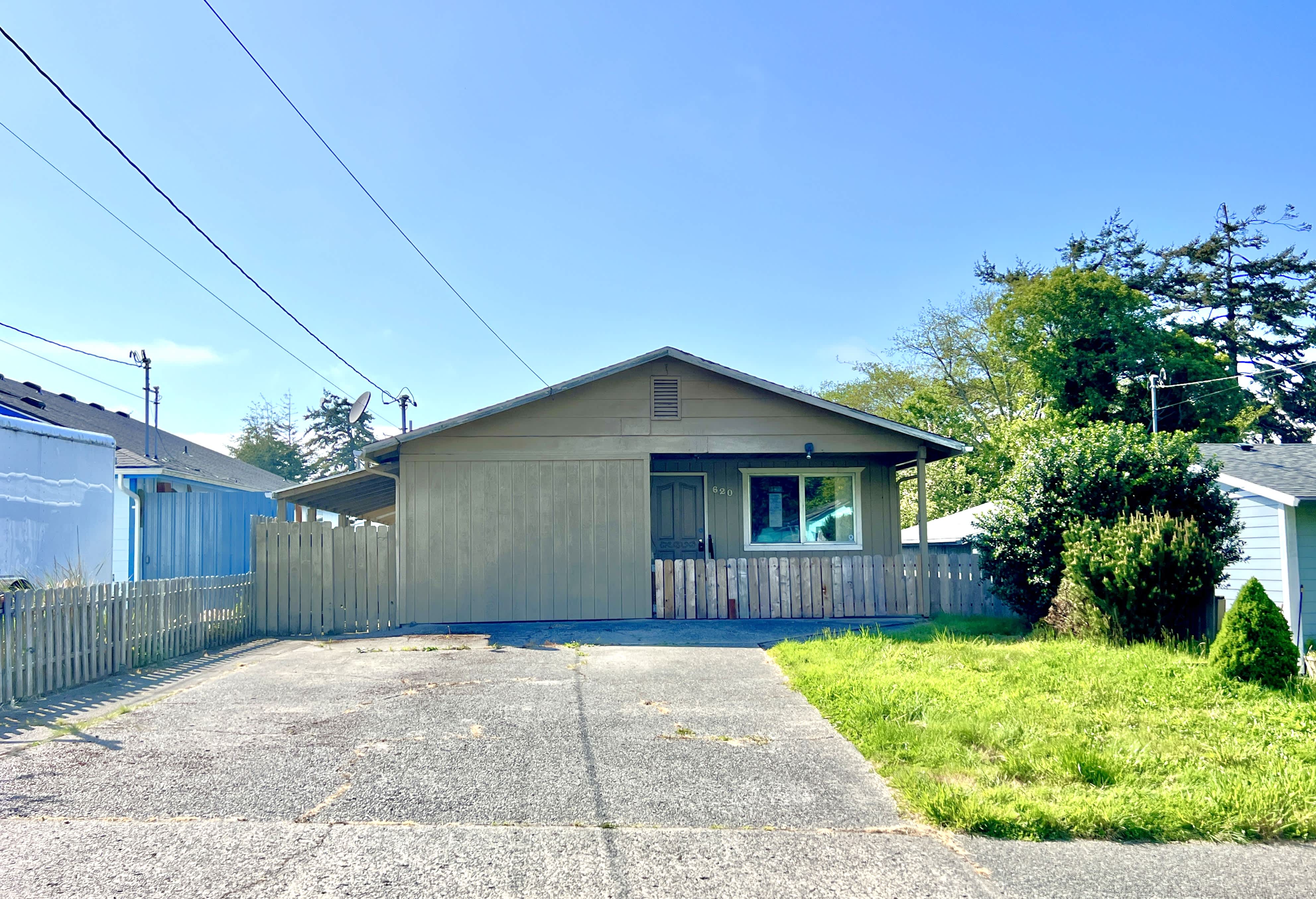 HUD Home — 620 S Wasson St, Coos Bay, OR 97420 — photo 1