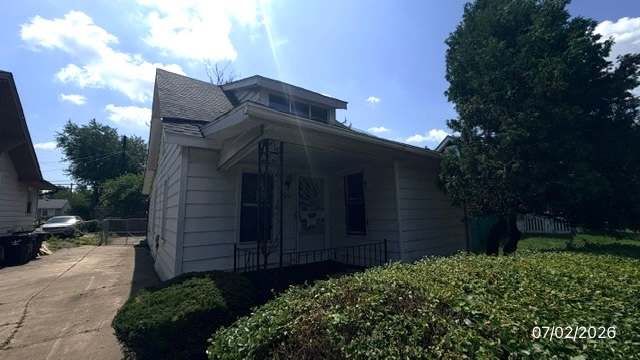 HUD Home — 2951 S Edsel St, Detroit, MI 48217 - photo 1